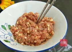 蝴蝶肉蛋饺的做法图解2