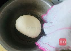 泡菜炒肉烩柳叶面的做法图解1