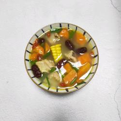 胡萝卜玉米排骨汤的做法[图]