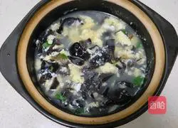 Black fungus and egg soup recipe 8