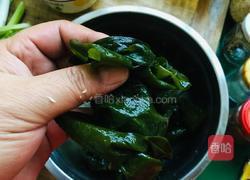 凉拌裙带菜的做法图解1