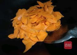 胡萝卜炒虾仁的做法图解2