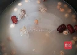 山药花生排骨汤的做法图解7