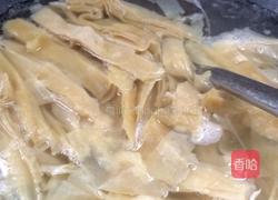 豆腐皮炒瘦肉的做法图解3
