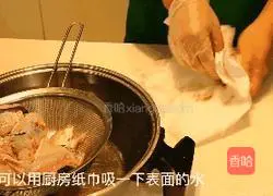 Illustration of how to make raw fish head without frying or deep-frying, so fragrant and bursting that the lid can’t hold it back 3