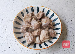 莲藕玉米胡萝卜排骨汤的做法图解5