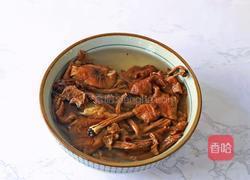 茶树菇炖鸡汤的做法图解2