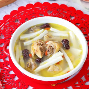 椰子鲜鸡汤