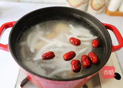 Illustration of how to make coconut chicken soup 5