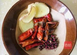 红烧肉烩菜的做法图解1