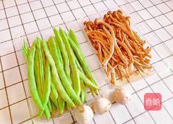 茶树菇炒四季豆的做法图解2