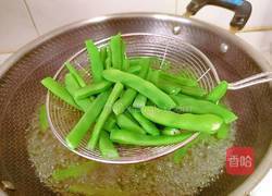 茶树菇炒四季豆的做法图解5