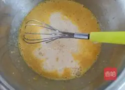 Illustration of making oil-free and sugar-free whole wheat banana muffins 3