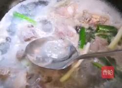 清炖排骨汤的做法图解2