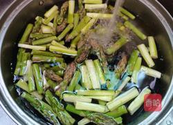 芦笋炒口蘑的做法图解3