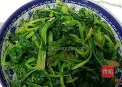 Illustration of hand-rolled spinach noodles 3