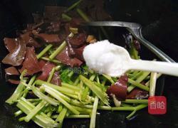 蒜香芹菜猪血的做法图解10