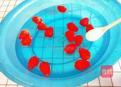 草莓苹果奶昔的做法图解3