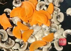 西兰花炒口蘑的做法图解10