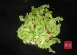 清炒苦瓜的做法图解3