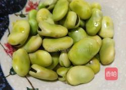 韭菜炒蚕豆的做法图解1