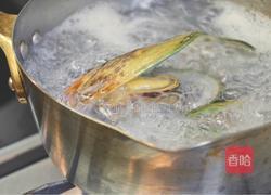 蒜香辣味海鲜意面的做法图解1