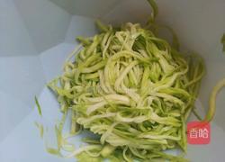 凉拌西葫芦丝的做法图解4