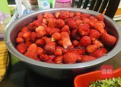 灵魂草莓酱的做法图解1