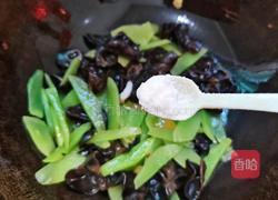 木耳炒莴笋的做法图解14
