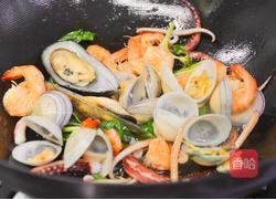 蒜香辣味海鲜意面的做法图解10