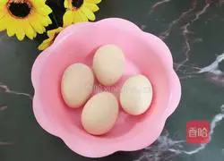 Illustration of how to make scrambled eggs with thorn old buds 2