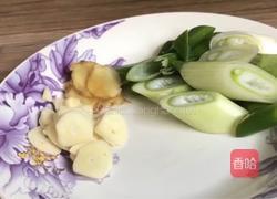 豆腐炖牛腩的做法图解4