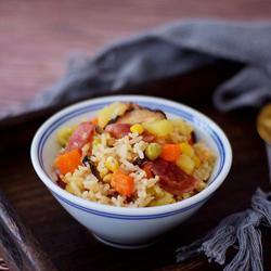 土豆腊肠焖饭的做法[图]