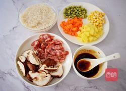土豆腊肠焖饭的做法图解2