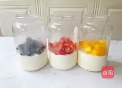 Illustration of how to make low-calorie fresh fruit sparkling water 11