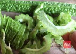苦瓜鸡蛋摊饼的做法图解2