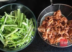 虾皮拌芹菜的做法图解2