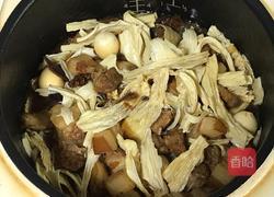 红烧肉腐竹鹌鹑蛋的做法图解5