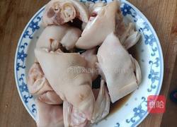 卤猪蹄的做法图解2