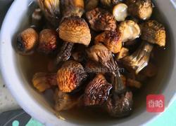 松茸土豆海带炖鸡翅根的做法图解4