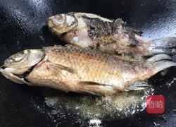 葱烤鲫鱼的做法图解6