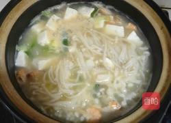 金针菇豆腐汤的做法图解5