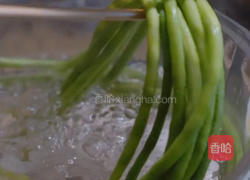 简易版花瓣豆角酿肉的做法图解4