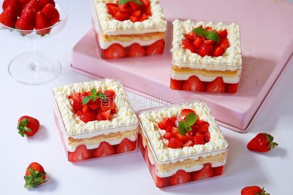 草莓布丁蛋糕盒子