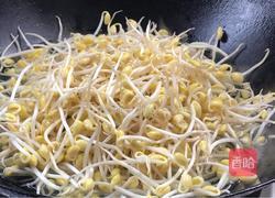 干煸黄豆芽的做法图解2
