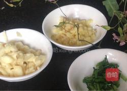 彩蔬炒火腿丁的做法图解5