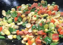 Illustration of how to stir-fry diced ham with colorful vegetables 12