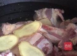 白萝卜排骨汤的做法图解5