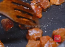 金蒜牛肉粒的做法图解5
