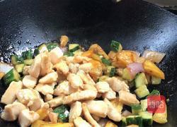 菠萝炒鸡肉的做法图解14